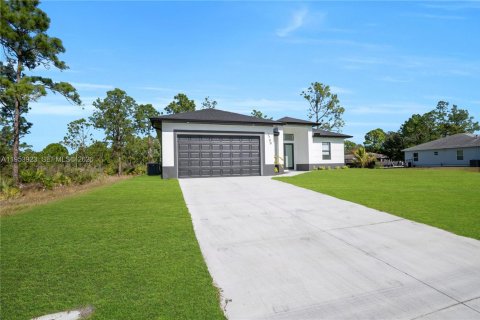 Casa en venta en Lehigh Acres, Florida, 3 dormitorios, 151.43 m2 № 2008053 - foto 8
