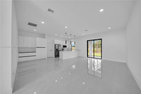 Casa en venta en Lehigh Acres, Florida, 3 dormitorios, 151.43 m2 № 2008053 - foto 24