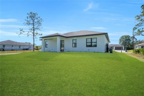 Casa en venta en Lehigh Acres, Florida, 3 dormitorios, 151.43 m2 № 2008053 - foto 10