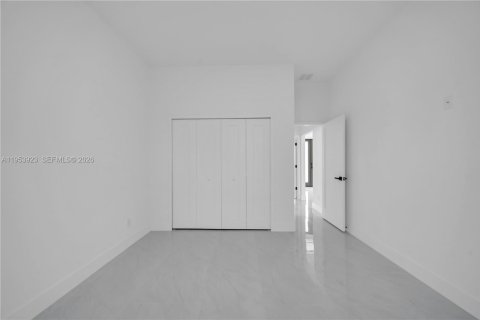 Casa en venta en Lehigh Acres, Florida, 3 dormitorios, 151.43 m2 № 2008053 - foto 26