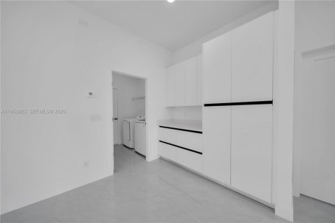 Casa en venta en Lehigh Acres, Florida, 3 dormitorios, 151.43 m2 № 2008053 - foto 15