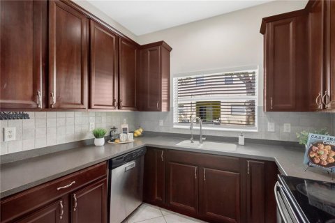 Townhouse in Tampa, Florida 3 bedrooms, 140.56 sq.m. № 2386603 - photo 8