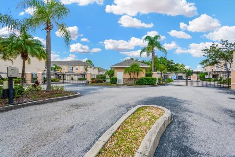 Townhouse in Tampa, Florida 3 bedrooms, 140.56 sq.m. № 2386603 - photo 28