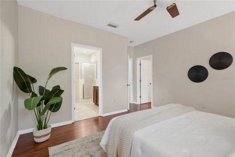 Townhouse in Tampa, Florida 3 bedrooms, 140.56 sq.m. № 2386603 - photo 19