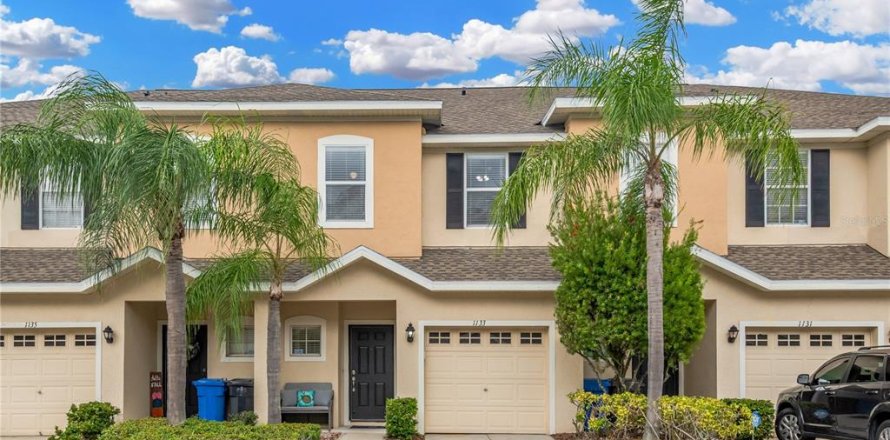 Townhouse in Tampa, Florida 3 bedrooms, 140.56 sq.m. № 2386603
