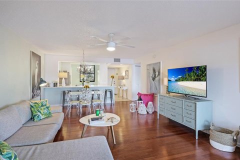 Copropriété à vendre à Bradenton, Floride: 2 chambres, 121.14 m2 № 1530151 - photo 8