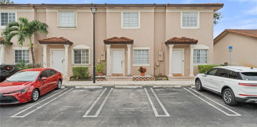 Touwnhouse à Miami, Floride 2 chambres, 104.98 m2 № 2004334