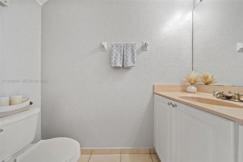 Touwnhouse à vendre à Miami, Floride: 2 chambres, 104.98 m2 № 2004334 - photo 13