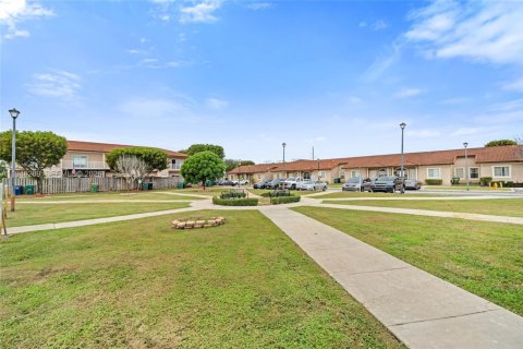 Touwnhouse à vendre à Miami, Floride: 2 chambres, 104.98 m2 № 2004334 - photo 24