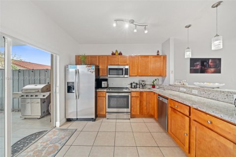 Touwnhouse à vendre à Miami, Floride: 2 chambres, 104.98 m2 № 2004334 - photo 8