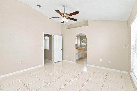 House in Kissimmee, Florida 3 bedrooms, 174.1 sq.m. № 2395848 - photo 11