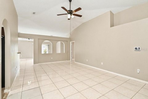House in Kissimmee, Florida 3 bedrooms, 174.1 sq.m. № 2395848 - photo 3