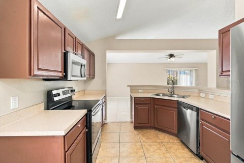 House in Kissimmee, Florida 3 bedrooms, 174.1 sq.m. № 2395848 - photo 9