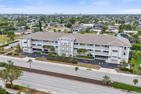 Condominio en venta en Cape Coral, Florida, 2 dormitorios, 136.19 m2 № 1677569 - foto 27