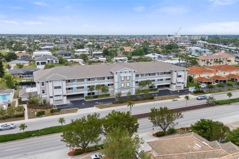 Condominio en venta en Cape Coral, Florida, 2 dormitorios, 136.19 m2 № 1677569 - foto 28