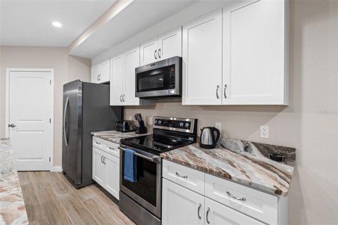 Condominio en venta en Cape Coral, Florida, 2 dormitorios, 136.19 m2 № 1677569 - foto 11