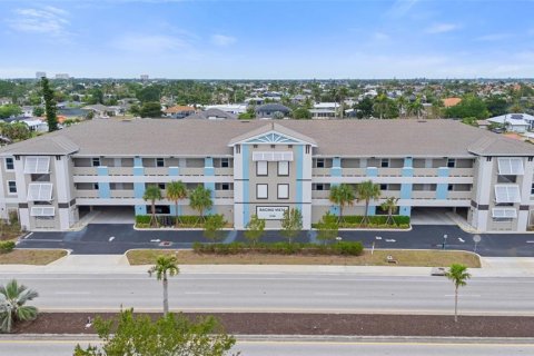 Condominio en venta en Cape Coral, Florida, 2 dormitorios, 136.19 m2 № 1677569 - foto 26