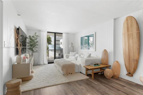 Condominio en venta en Miami Beach, Florida, 2 dormitorios, 88.16 m2 № 1889959 - foto 1