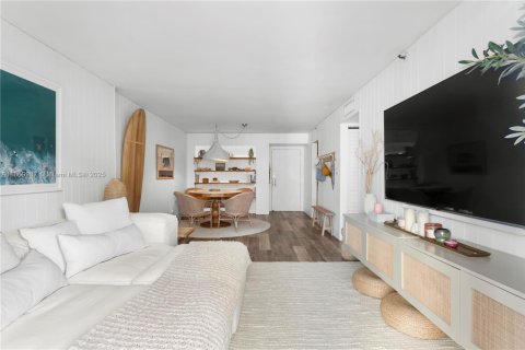 Condominio en venta en Miami Beach, Florida, 2 dormitorios, 88.16 m2 № 1889959 - foto 4