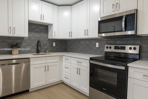 Villa ou maison à louer à Pompano Beach, Floride: 3 chambres, 102.01 m2 № 2002182 - photo 9