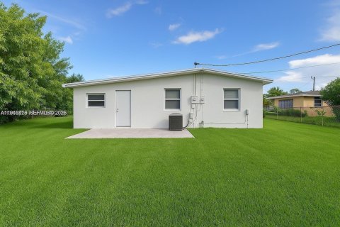 Villa ou maison à louer à Pompano Beach, Floride: 3 chambres, 102.01 m2 № 2002182 - photo 11