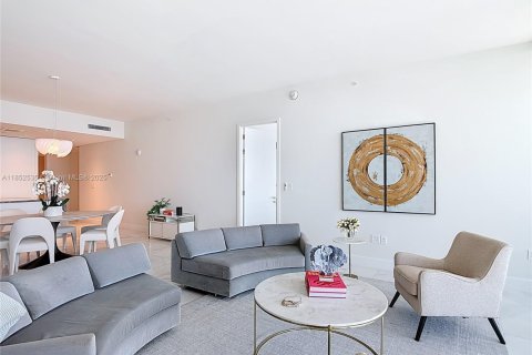 Condo in Miami, Florida, 2 bedrooms  № 1859152 - photo 16
