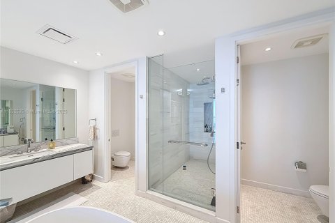 Condo in Miami, Florida, 2 bedrooms  № 1859152 - photo 24