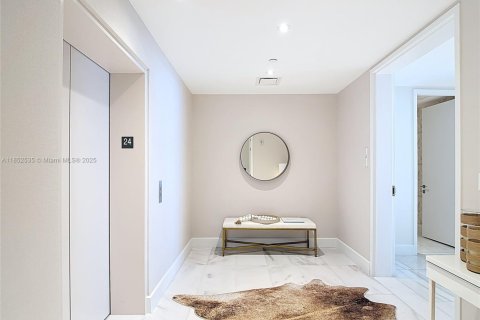 Condo in Miami, Florida, 2 bedrooms  № 1859152 - photo 2