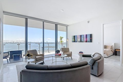 Condo in Miami, Florida, 2 bedrooms  № 1859152 - photo 18