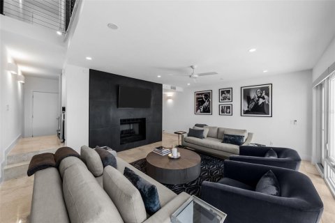 Condo in Tampa, Florida, 3 bedrooms № 2347095 - photo 11