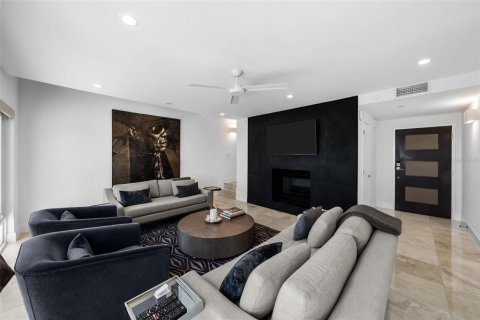 Condo in Tampa, Florida, 3 bedrooms № 2347095 - photo 10