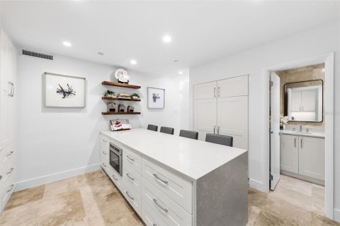 Condo in Tampa, Florida, 3 bedrooms № 2347095 - photo 22