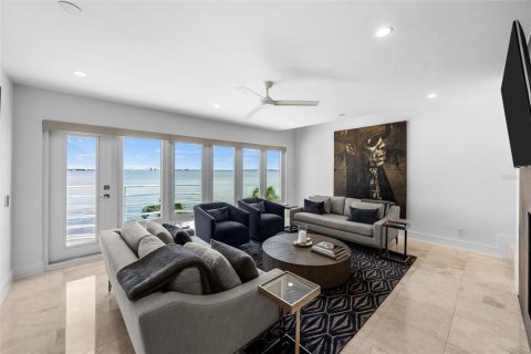 Condo in Tampa, Florida, 3 bedrooms № 2347095 - photo 9