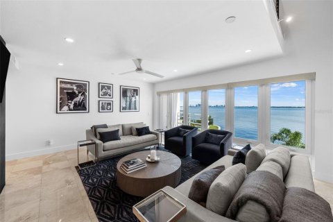 Condo in Tampa, Florida, 3 bedrooms № 2347095 - photo 4