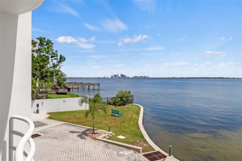 Condo in Tampa, Florida, 3 bedrooms № 2347095 - photo 12