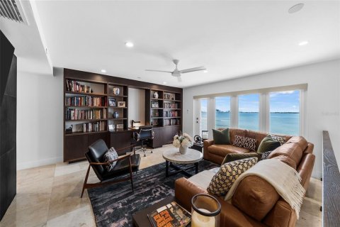 Condo in Tampa, Florida, 3 bedrooms № 2347095 - photo 3