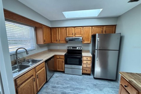 Villa ou maison à louer à Deltona, Floride: 3 chambres, 135.64 m2 № 2322503 - photo 5