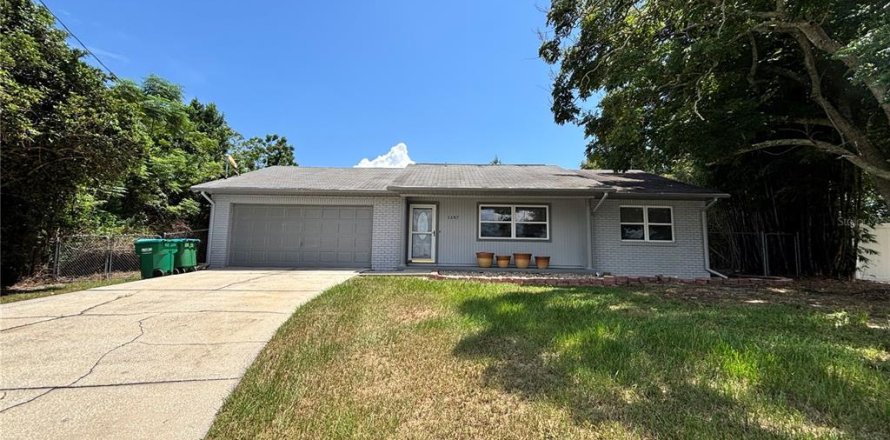 Villa ou maison à Deltona, Floride 3 chambres, 135.64 m2 № 2322503