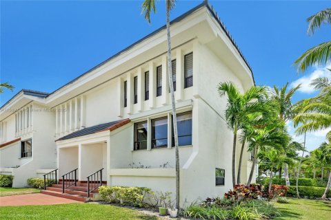 Adosado en venta en Bay Harbor Islands, Florida, 3 dormitorios, 156.08 m2 № 1178926 - foto 14