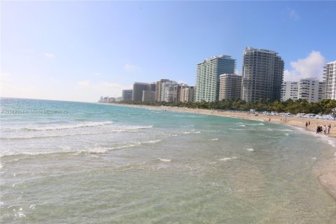 Adosado en venta en Bay Harbor Islands, Florida, 3 dormitorios, 156.08 m2 № 1178926 - foto 21