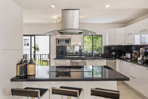 Adosado en venta en Bay Harbor Islands, Florida, 3 dormitorios, 156.08 m2 № 1178926 - foto 5