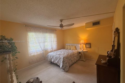 Condo in Coconut Creek, Florida, 2 bedrooms № 1960608 - photo 17