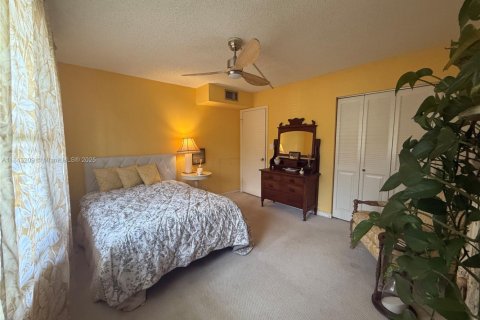 Condo in Coconut Creek, Florida, 2 bedrooms № 1960608 - photo 13