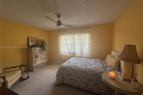 Condo in Coconut Creek, Florida, 2 bedrooms № 1960608 - photo 11