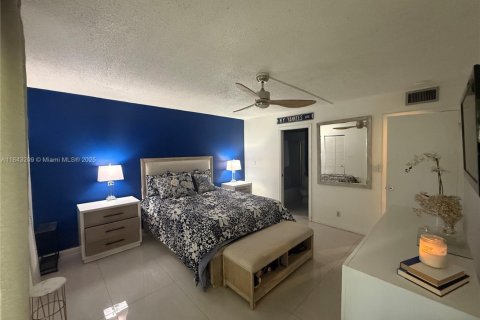 Condo in Coconut Creek, Florida, 2 bedrooms № 1960608 - photo 30