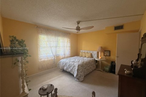 Condo in Coconut Creek, Florida, 2 bedrooms № 1960608 - photo 12