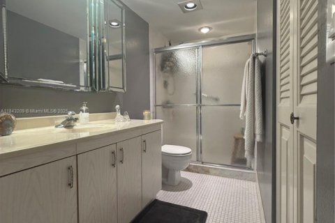 Condo in Coconut Creek, Florida, 2 bedrooms № 1960608 - photo 21