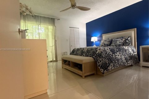 Condo in Coconut Creek, Florida, 2 bedrooms № 1960608 - photo 25