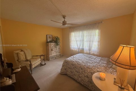 Condo in Coconut Creek, Florida, 2 bedrooms № 1960608 - photo 15