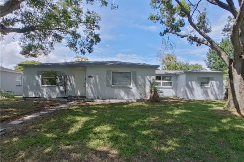 Casa en alquiler en Saint Petersburg, Florida, 3 dormitorios, 135.45 m2 № 1911013 - foto 1